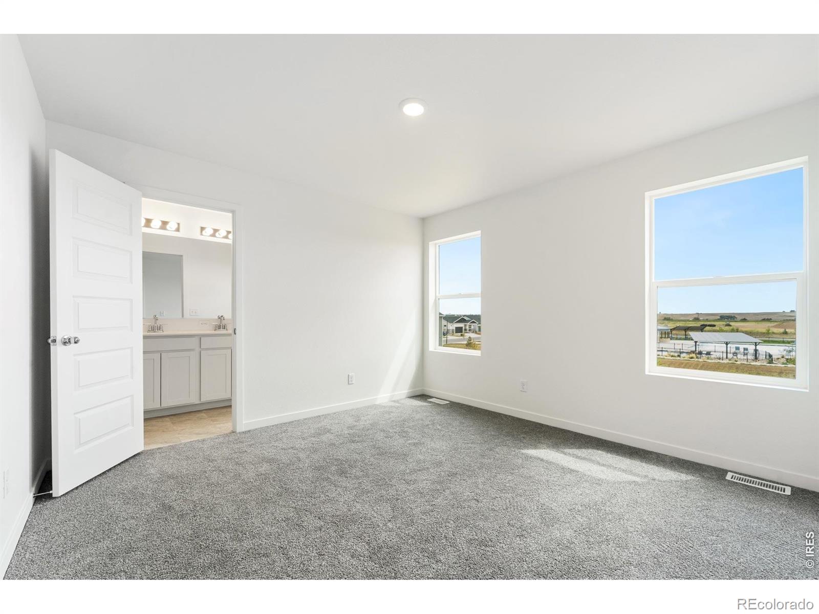 MLS Image #14 for 1944  sorghum way,johnstown, Colorado