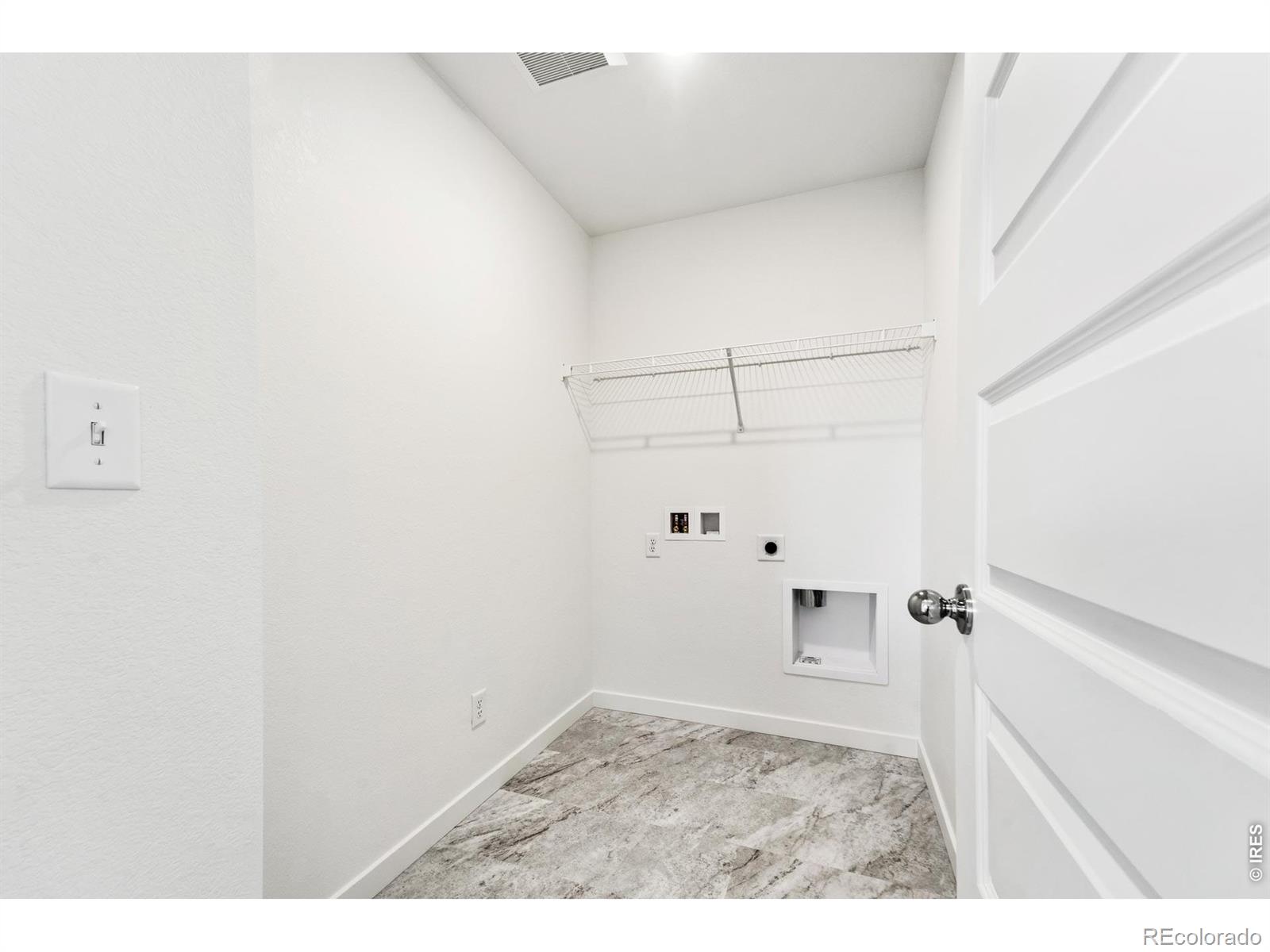 MLS Image #23 for 1944  sorghum way,johnstown, Colorado