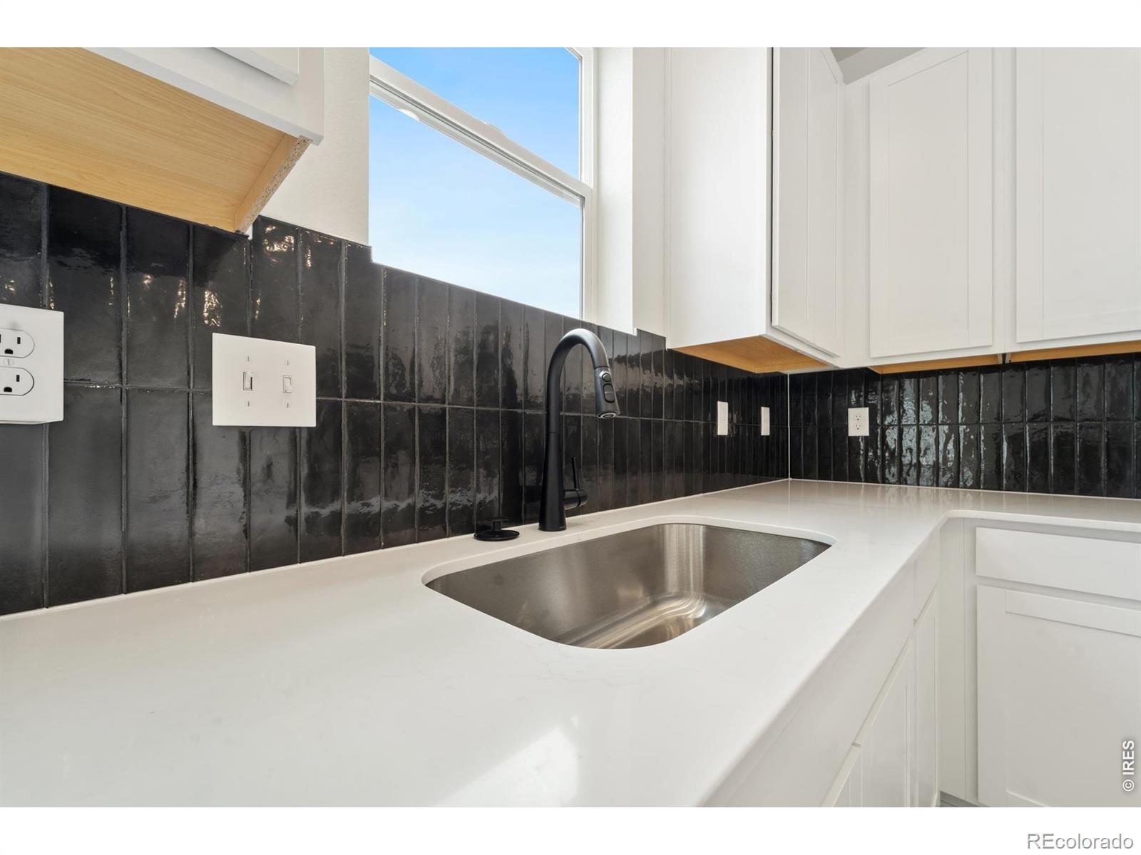 MLS Image #5 for 1944  sorghum way,johnstown, Colorado
