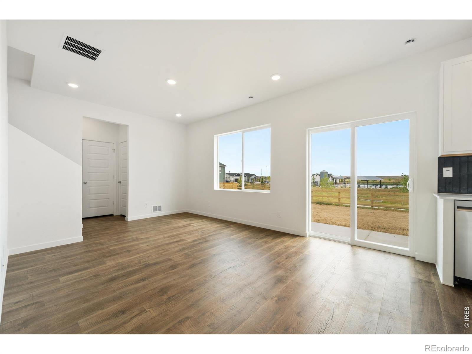 MLS Image #8 for 1944  sorghum way,johnstown, Colorado