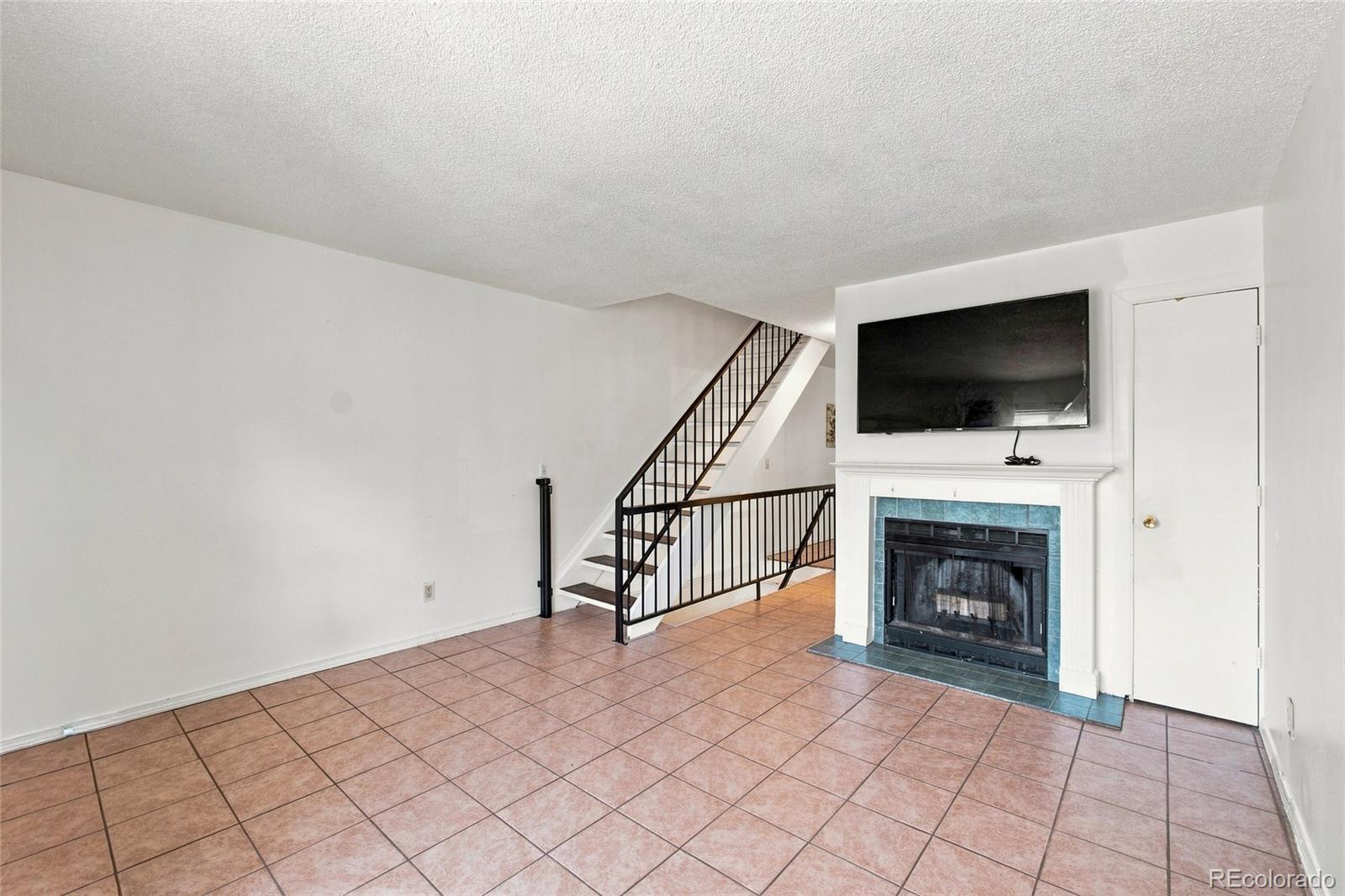 MLS Image #3 for 17645 e loyola drive,aurora, Colorado