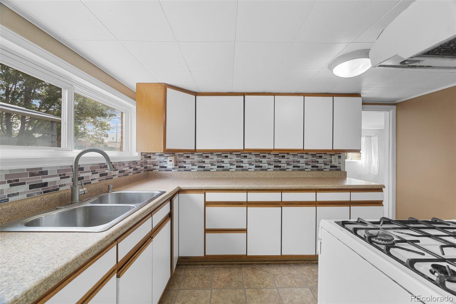 MLS Image #22 for 151 s eliot street,denver, Colorado