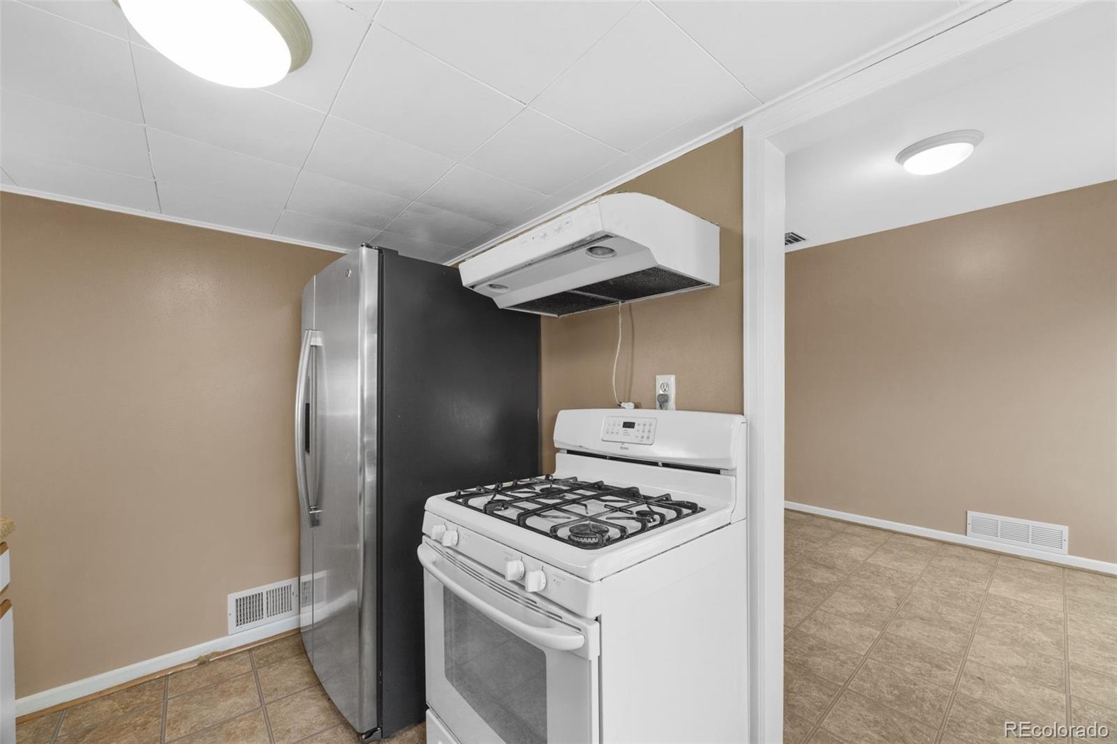 MLS Image #23 for 151 s eliot street,denver, Colorado