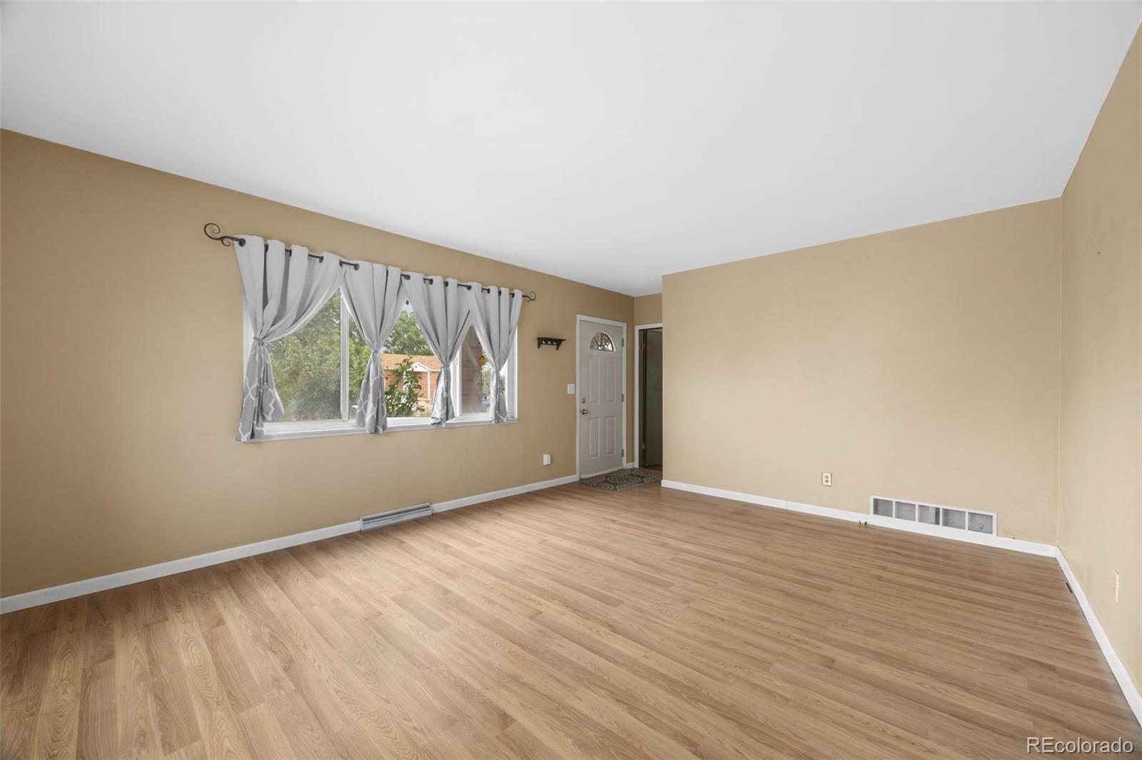MLS Image #7 for 151 s eliot street,denver, Colorado