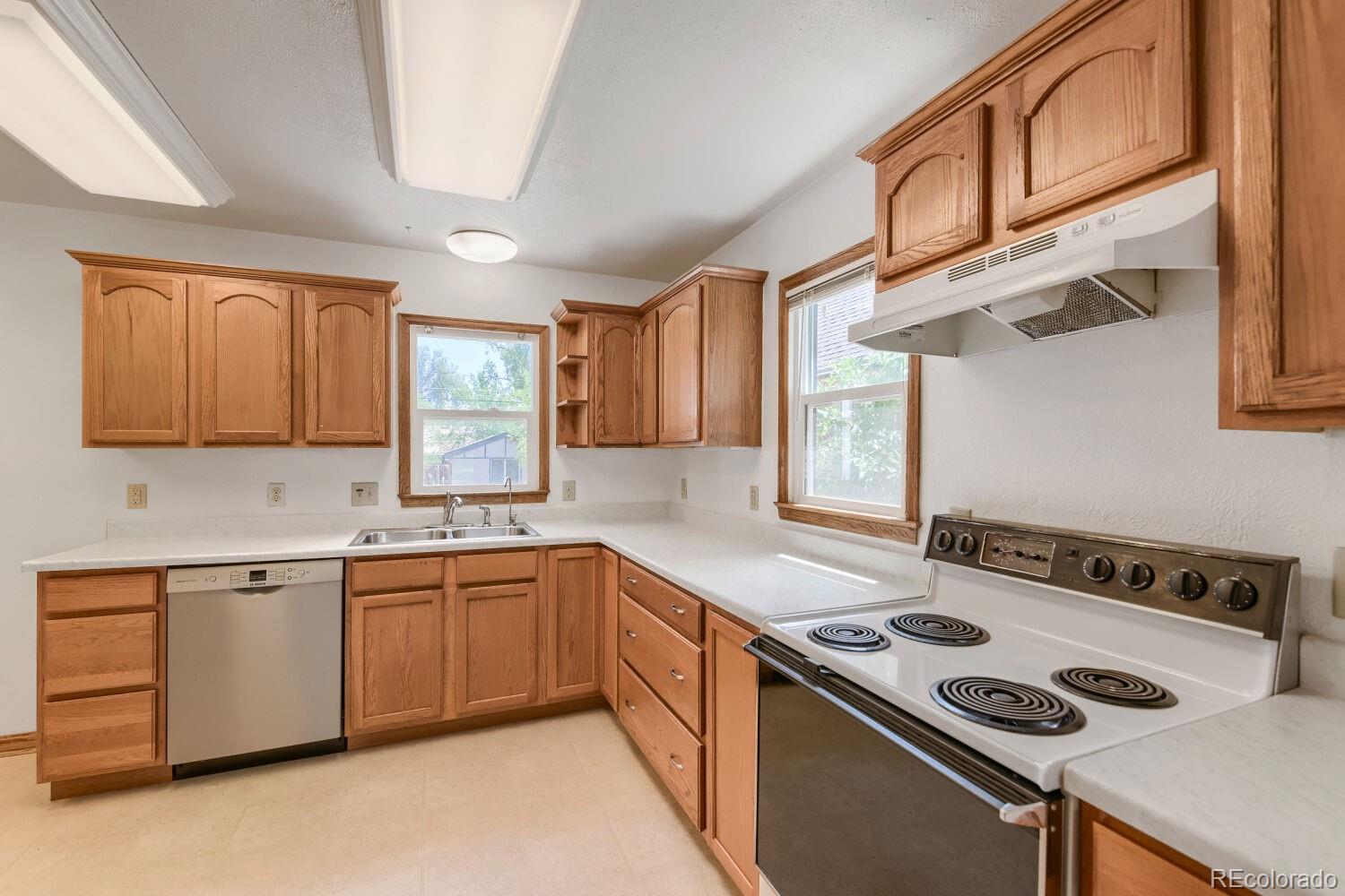 MLS Image #12 for 4276 s pennsylvania street,englewood, Colorado