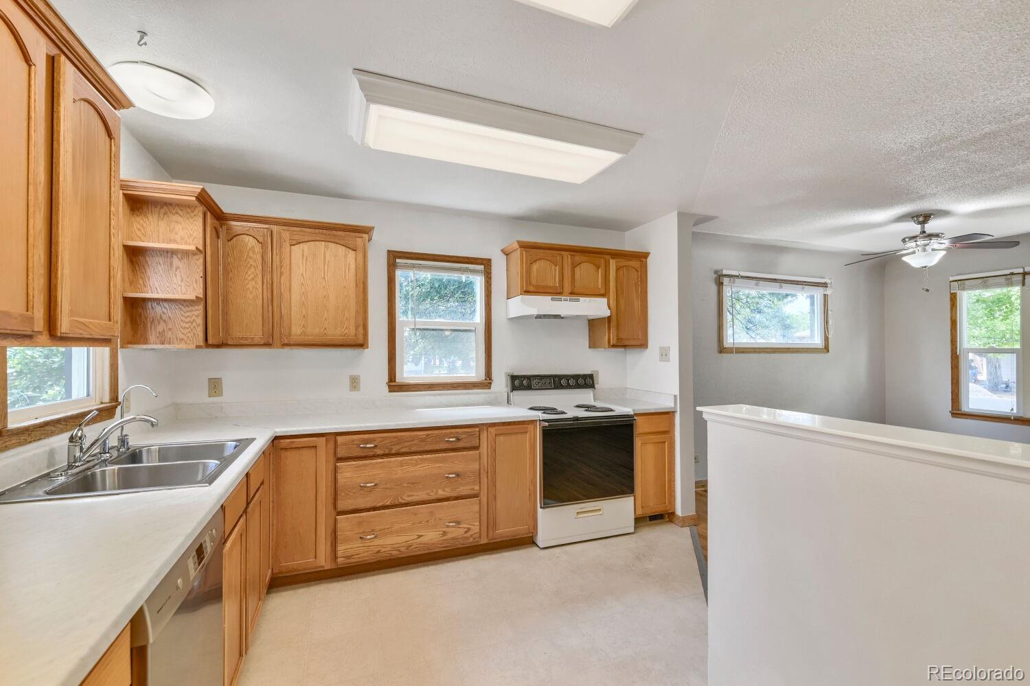 MLS Image #9 for 4276 s pennsylvania street,englewood, Colorado