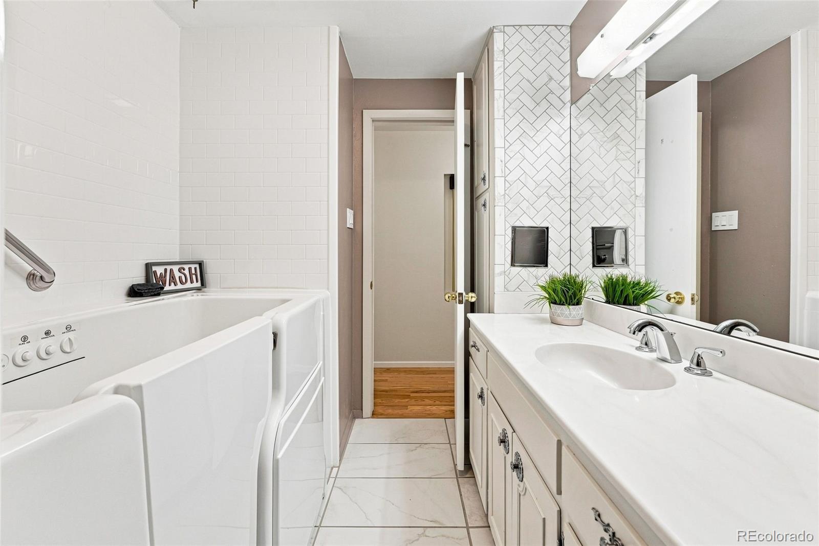 MLS Image #20 for 8665 w 21st avenue,denver, Colorado