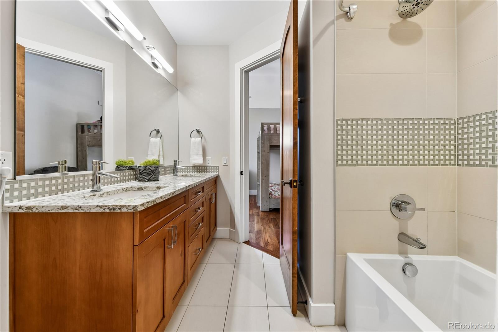 MLS Image #25 for 771  jasmine street,denver, Colorado