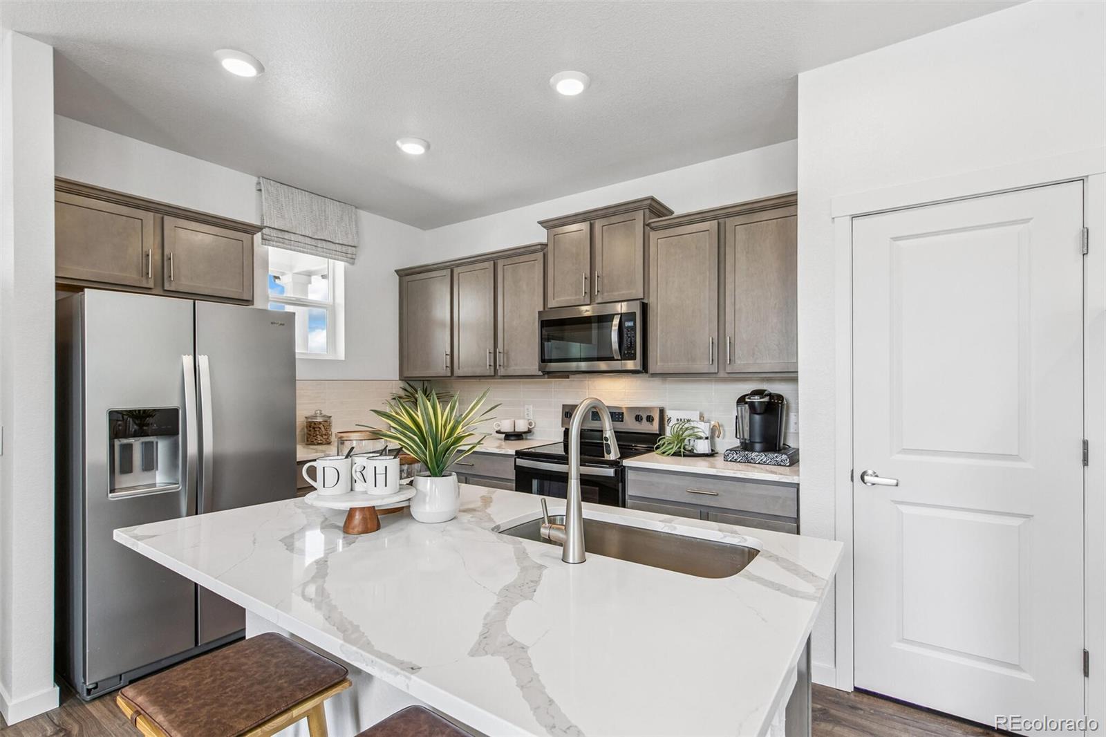 MLS Image #3 for 1391 s clinton street,denver, Colorado