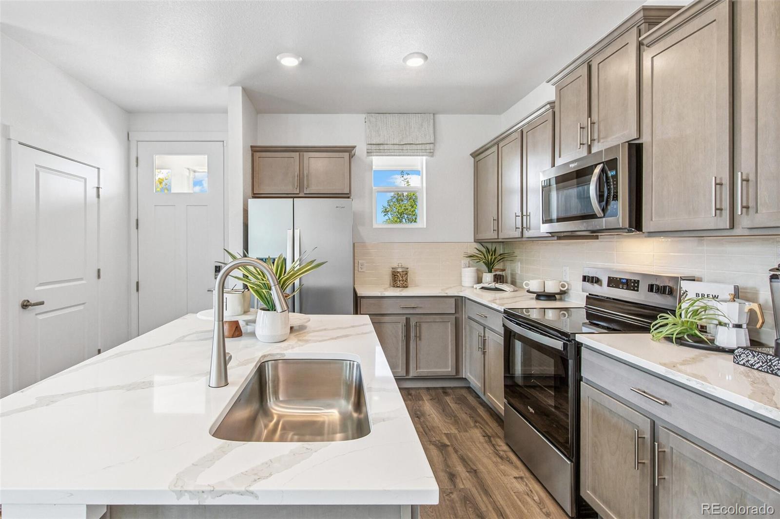 MLS Image #4 for 1391 s clinton street,denver, Colorado