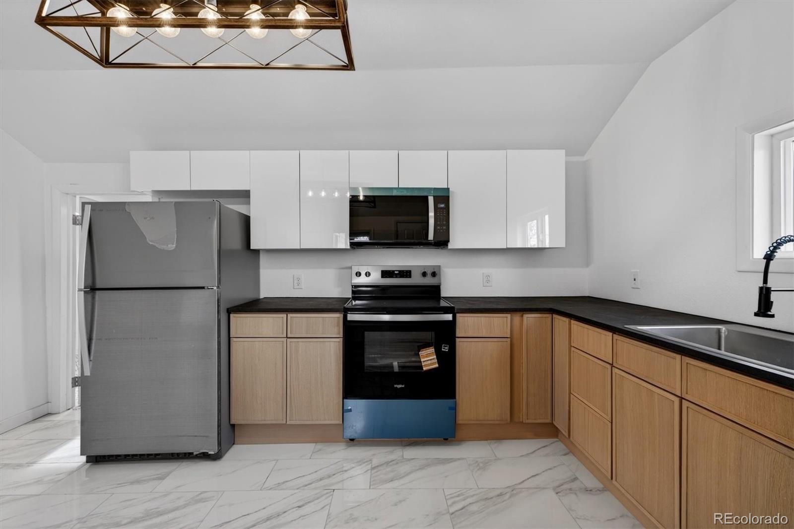 MLS Image #13 for 137  hazel court,denver, Colorado