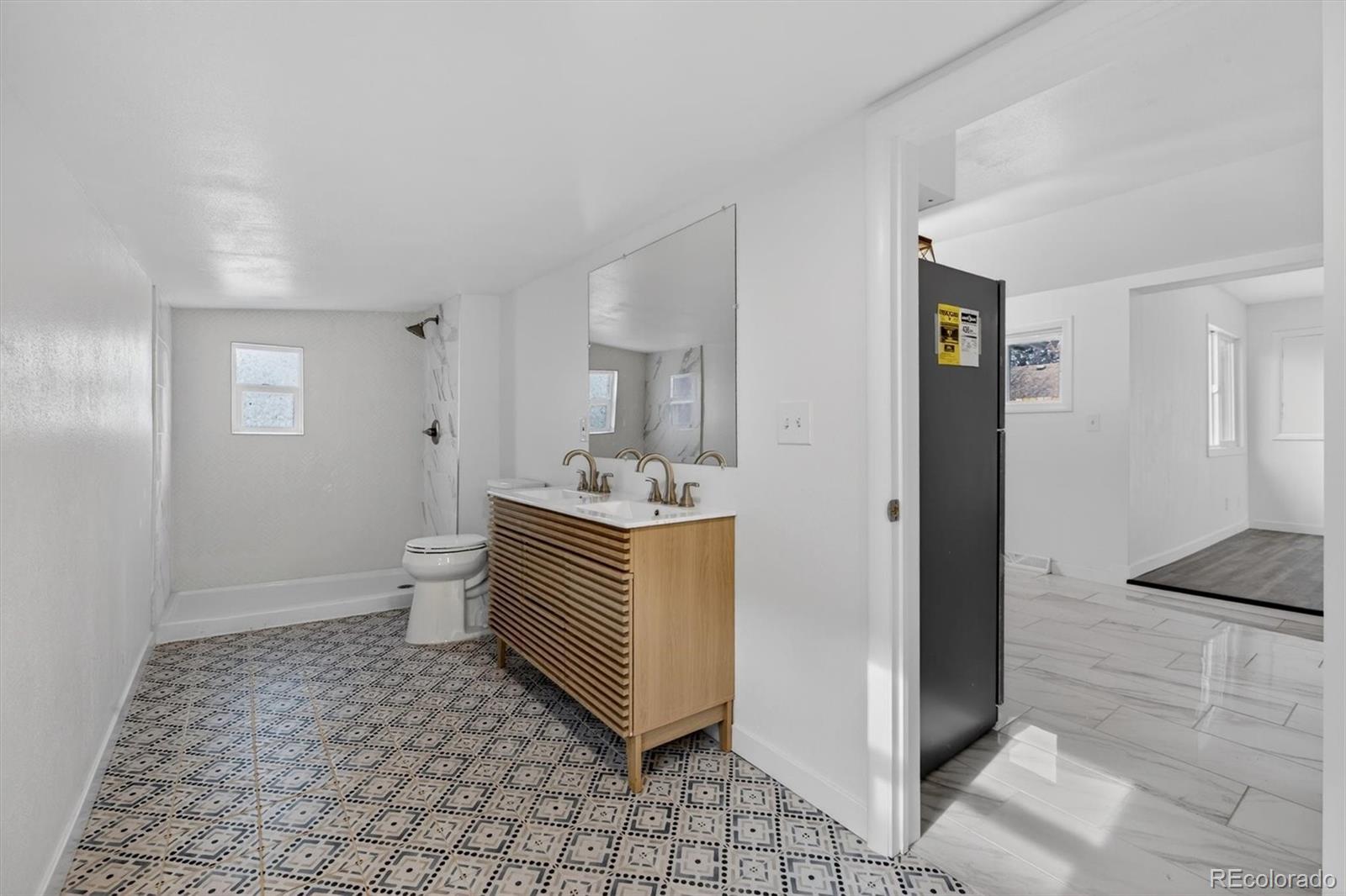 MLS Image #18 for 137  hazel court,denver, Colorado