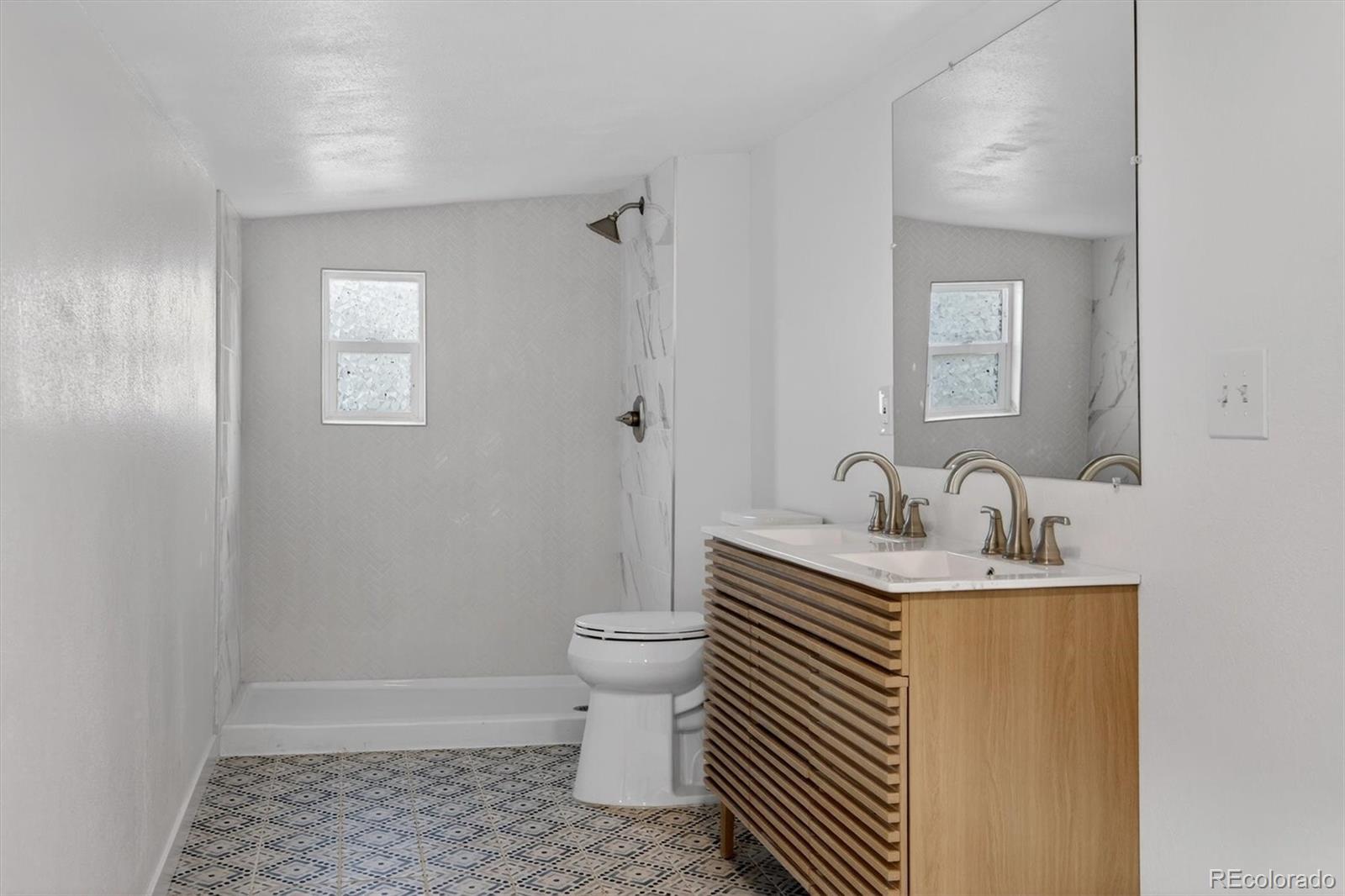 MLS Image #19 for 137  hazel court,denver, Colorado