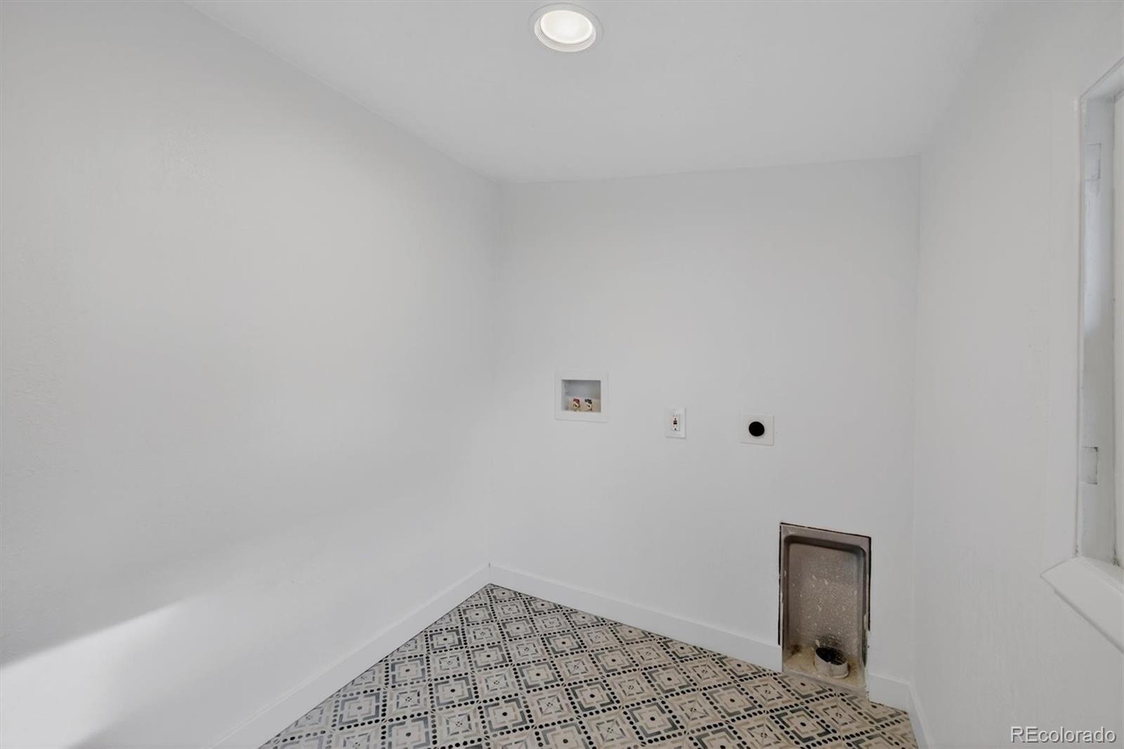 MLS Image #22 for 137  hazel court,denver, Colorado