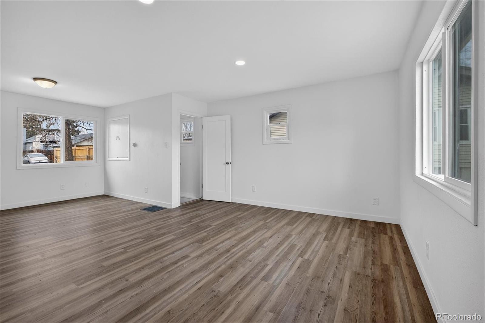 MLS Image #4 for 137  hazel court,denver, Colorado