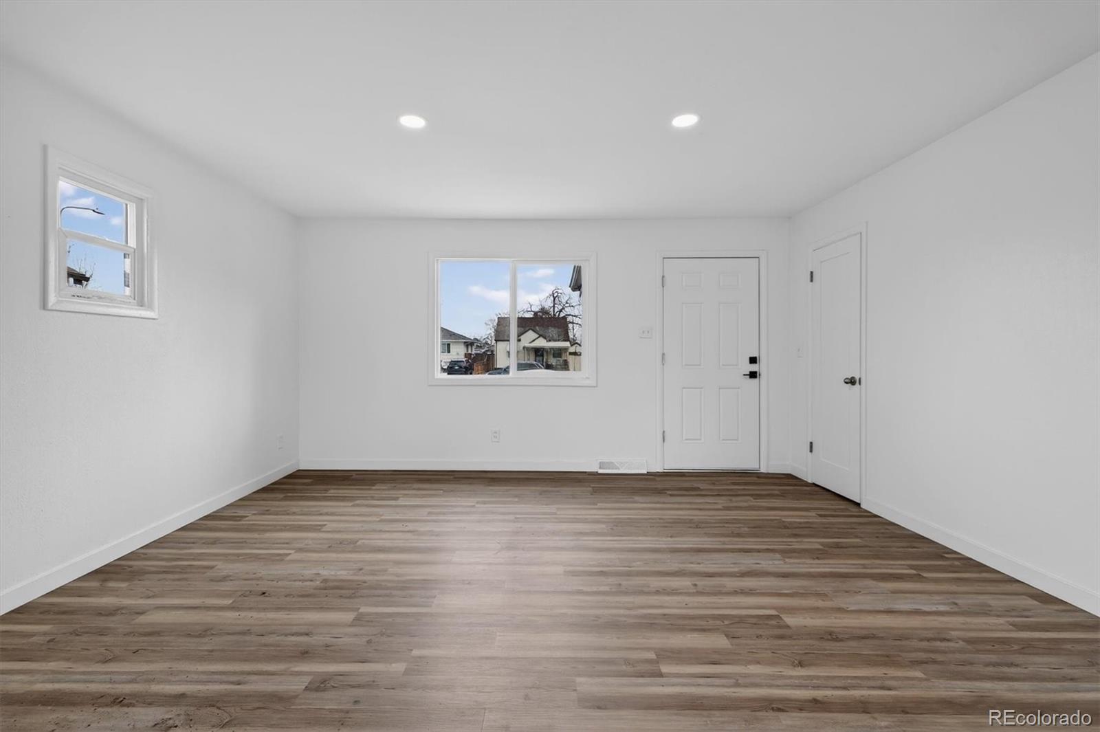 MLS Image #7 for 137  hazel court,denver, Colorado