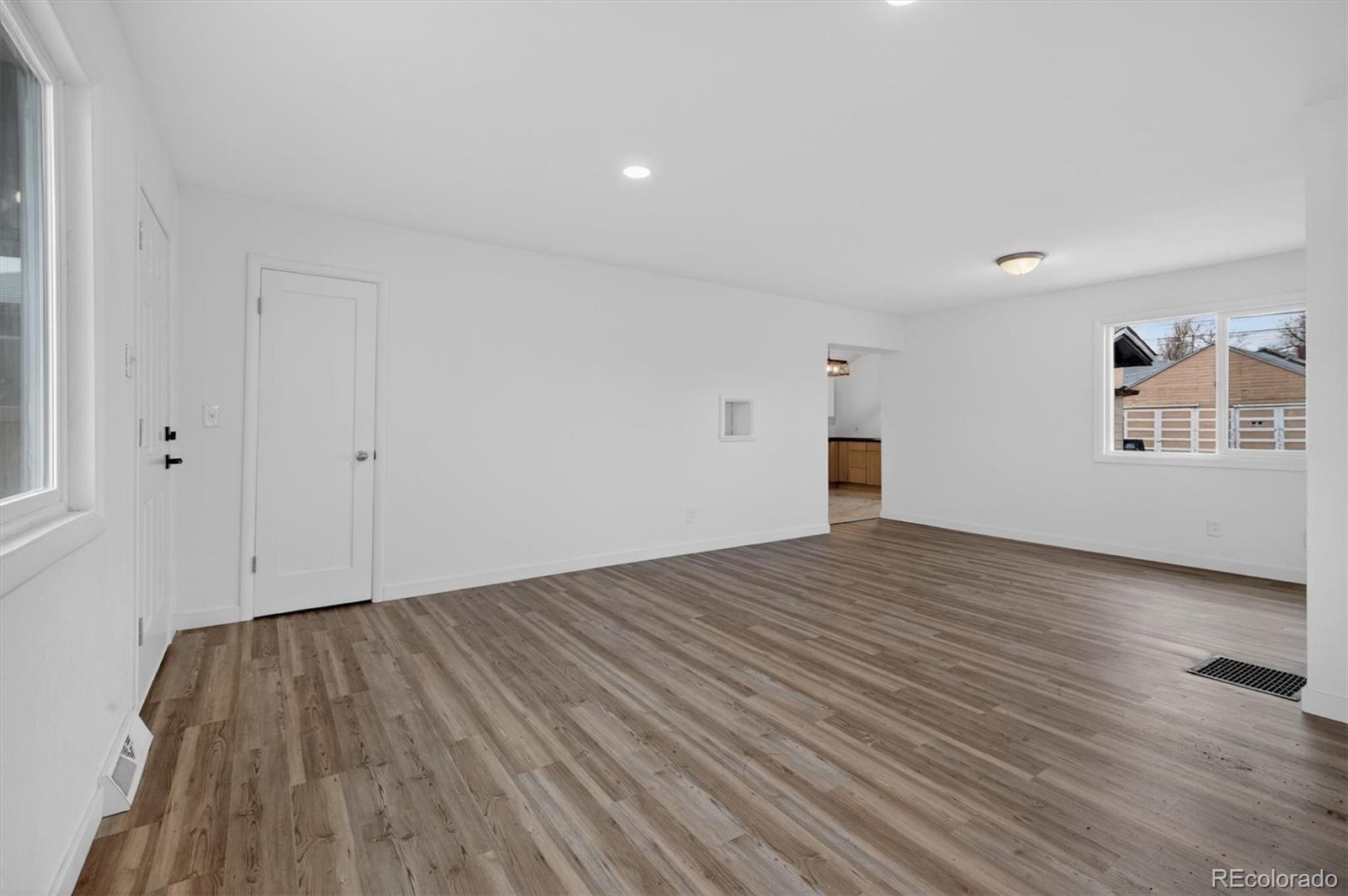 MLS Image #9 for 137  hazel court,denver, Colorado