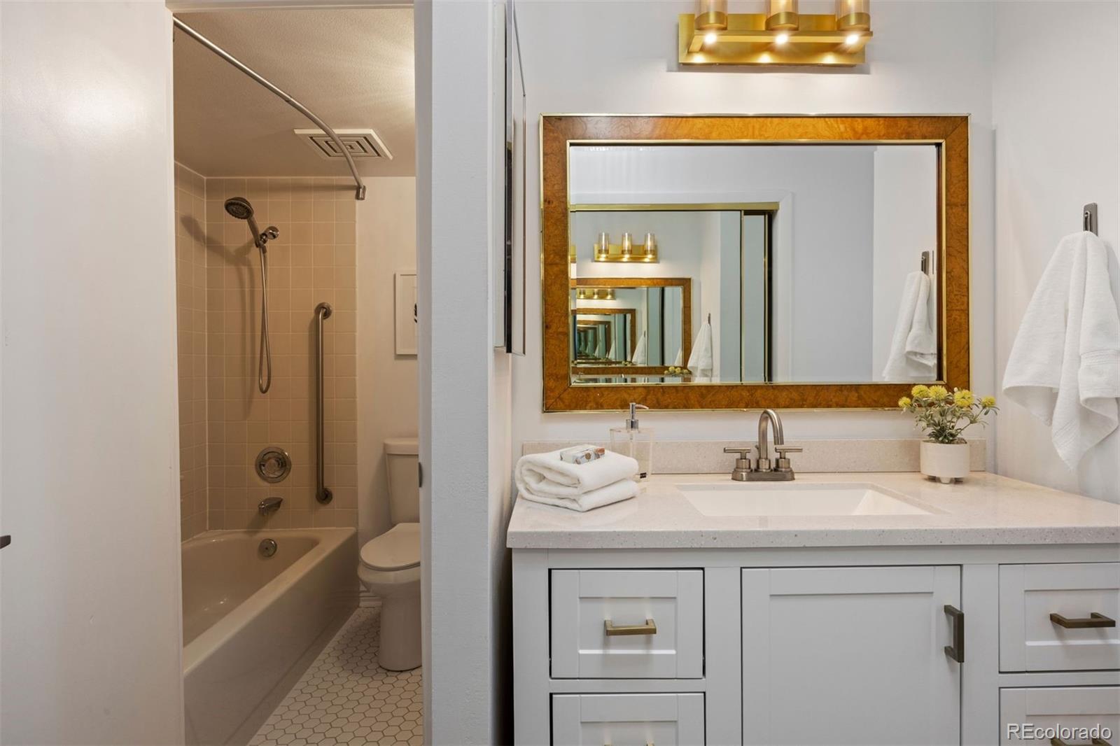 MLS Image #20 for 5955 e 10th avenue,denver, Colorado
