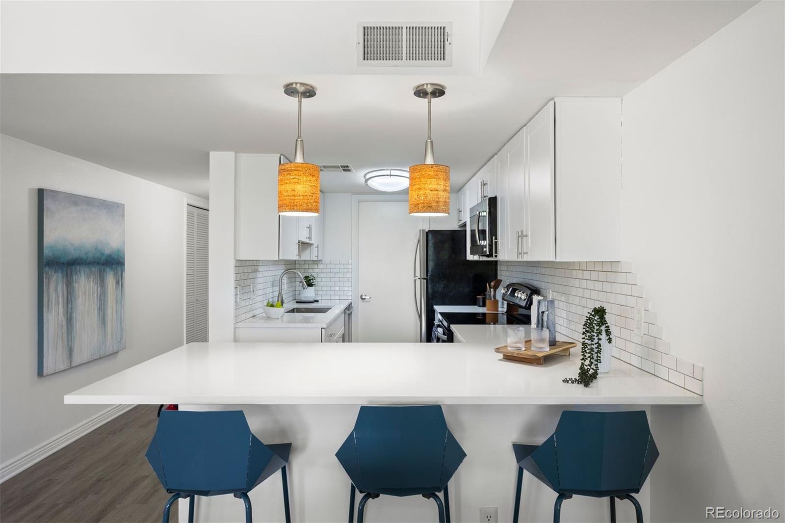 MLS Image #7 for 5955 e 10th avenue,denver, Colorado