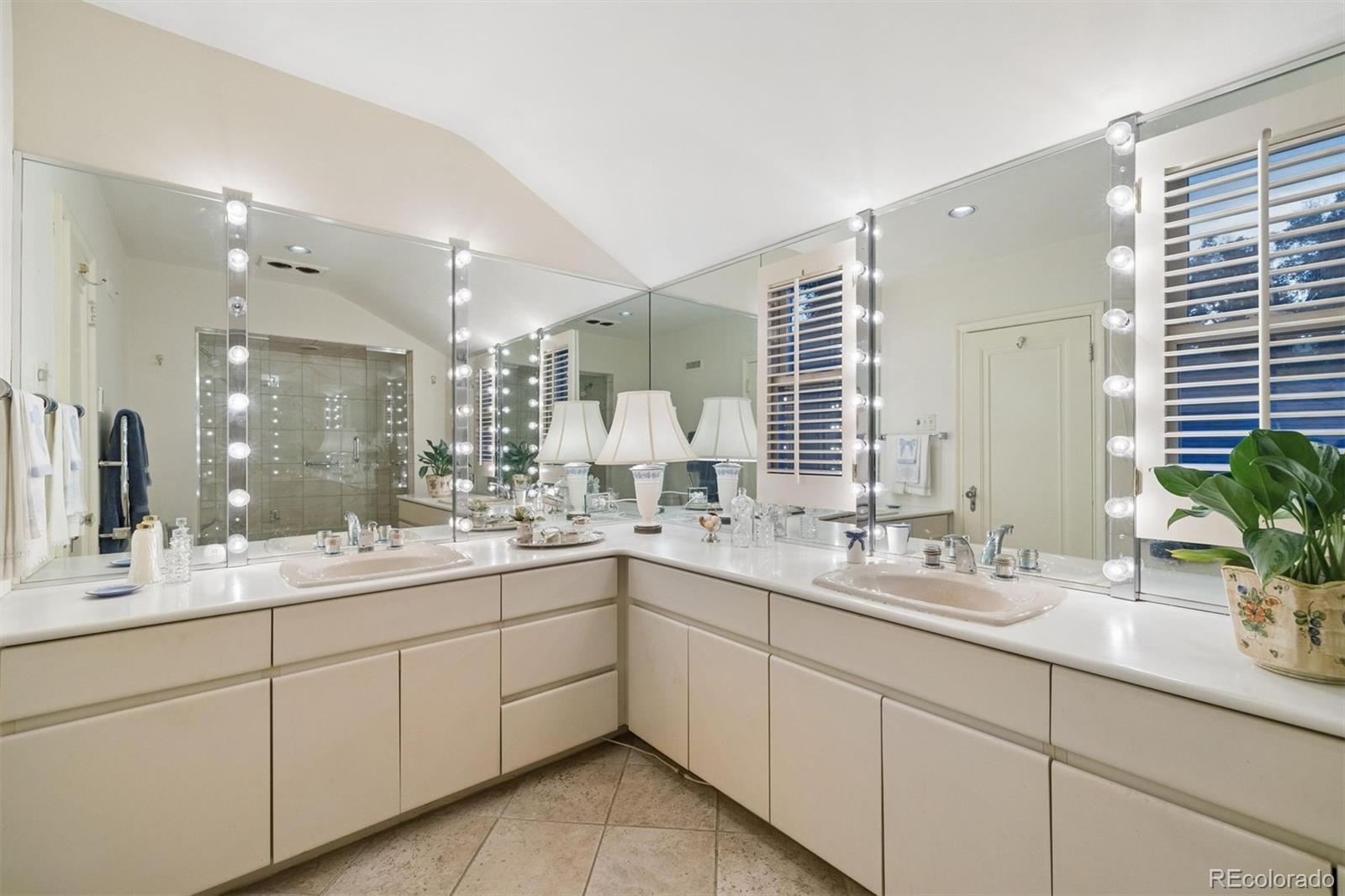 MLS Image #23 for 4330 e 6th avenue parkway,denver, Colorado