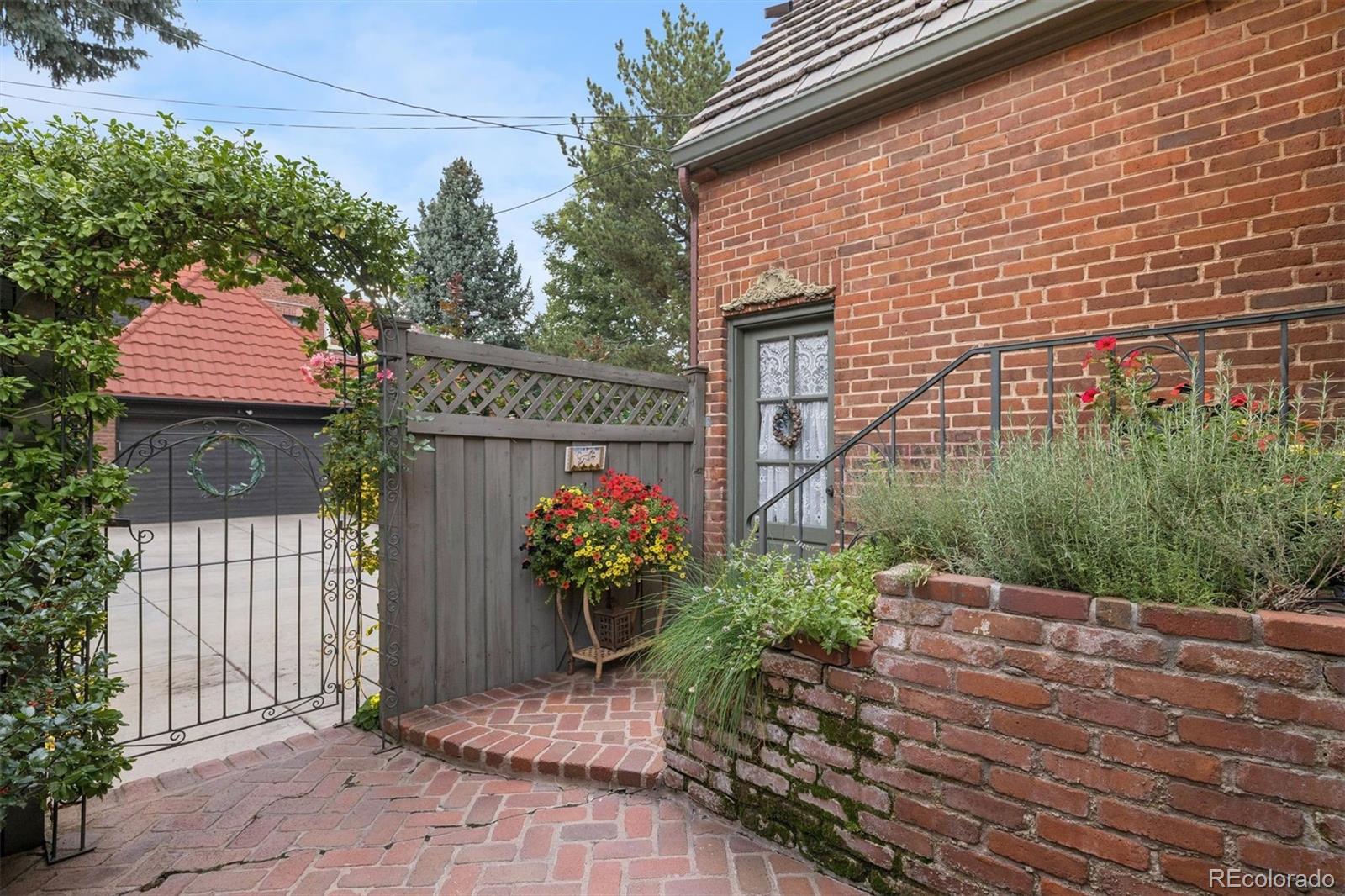 MLS Image #35 for 4330 e 6th avenue parkway,denver, Colorado