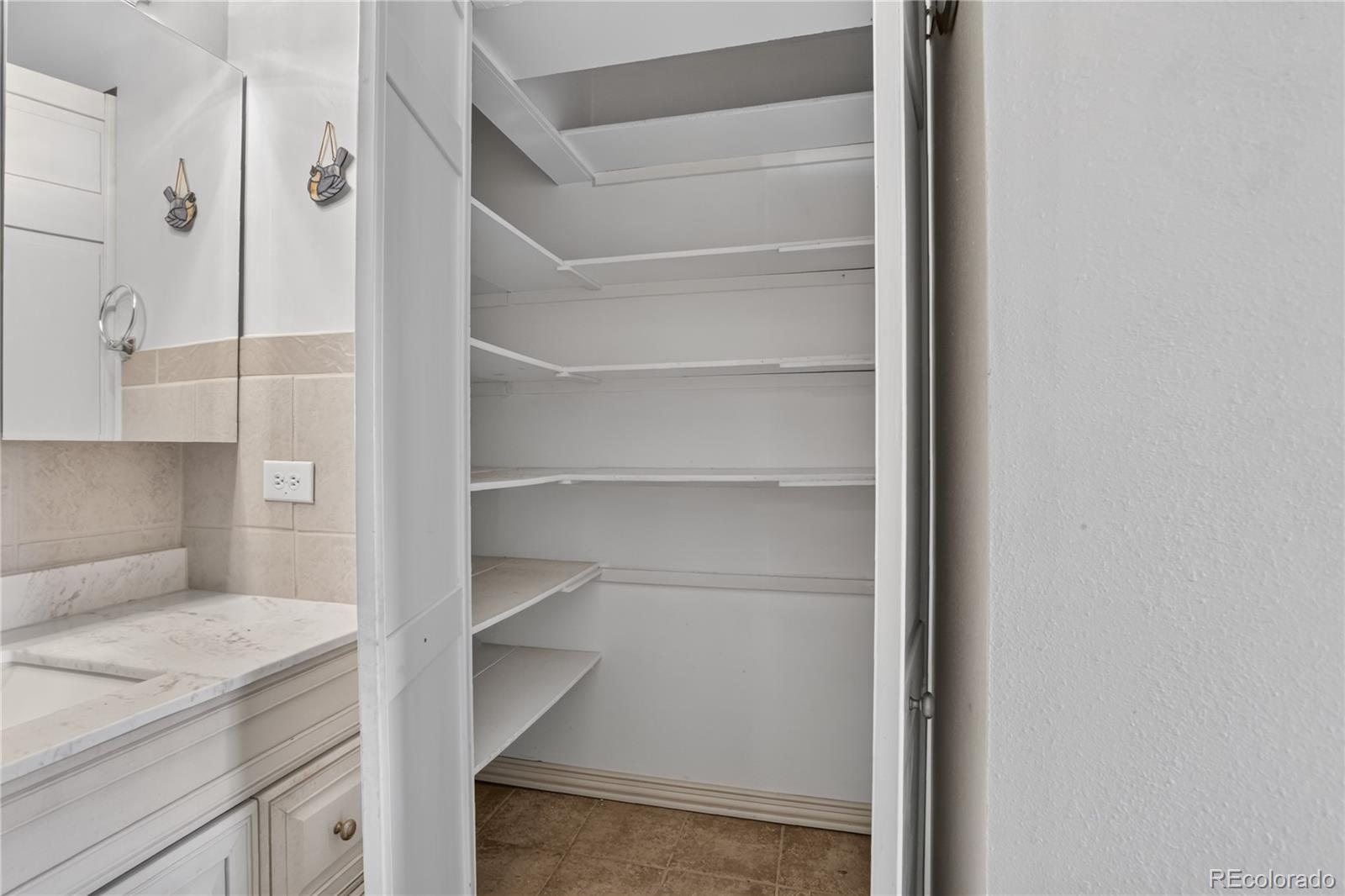 MLS Image #10 for 9180 e center avenue,denver, Colorado
