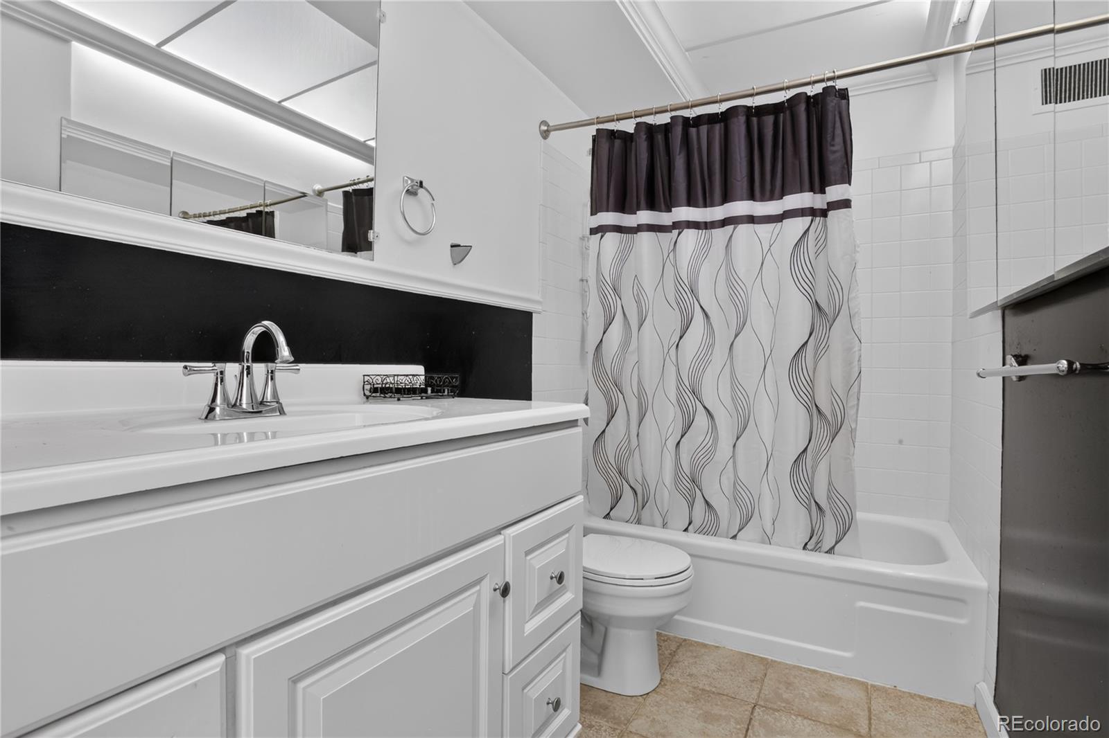 MLS Image #13 for 9180 e center avenue,denver, Colorado