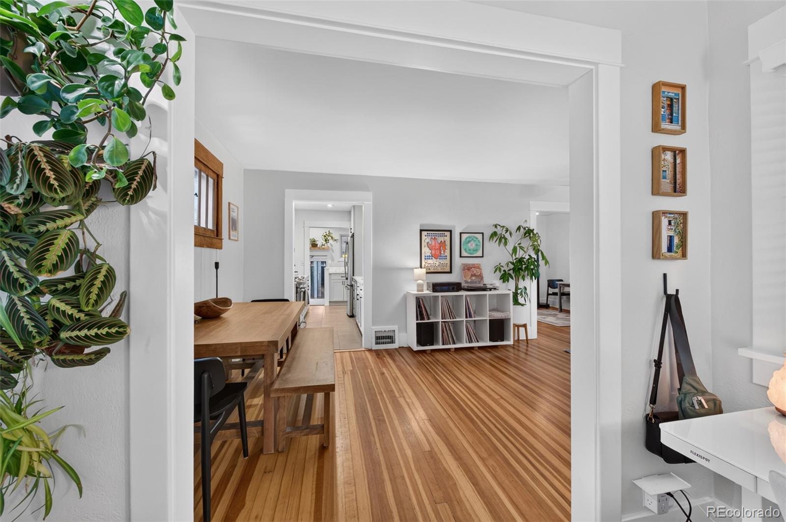 MLS Image #11 for 2060 s franklin street,denver, Colorado