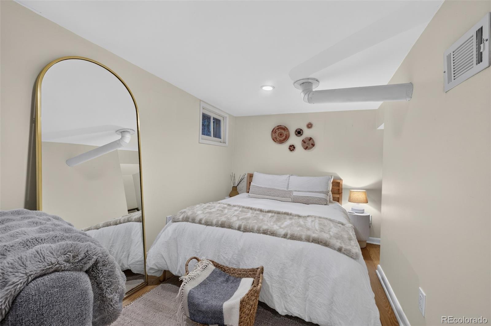 MLS Image #29 for 2060 s franklin street,denver, Colorado