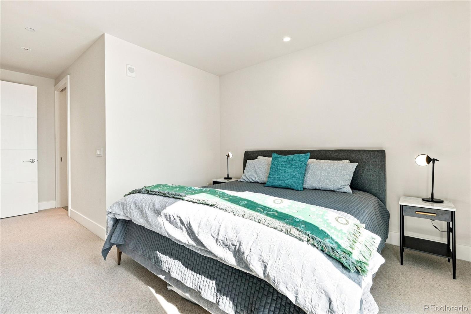 MLS Image #17 for 155  steele street,denver, Colorado