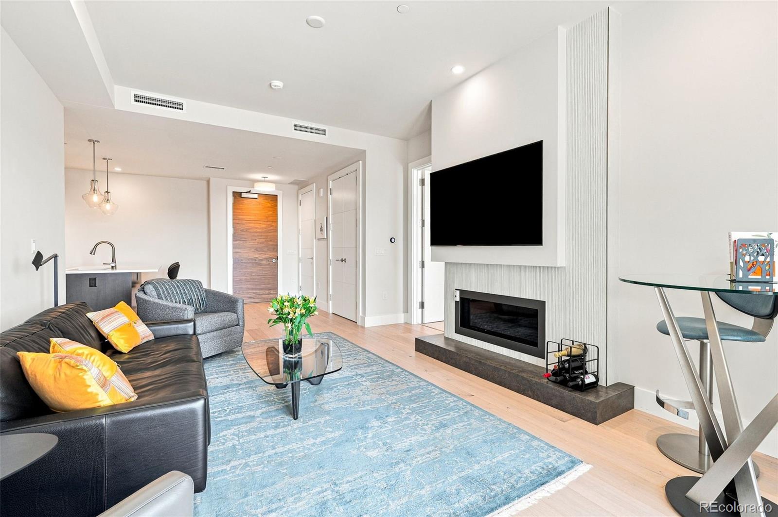 MLS Image #4 for 155  steele street,denver, Colorado