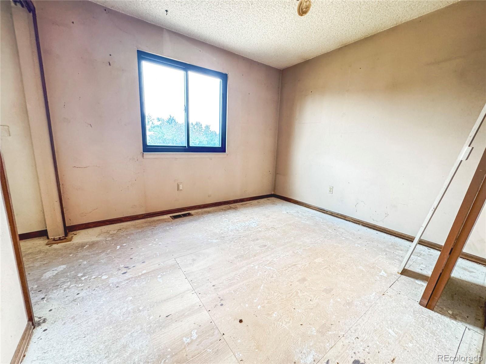 MLS Image #14 for 1807  24th avenue,longmont, Colorado