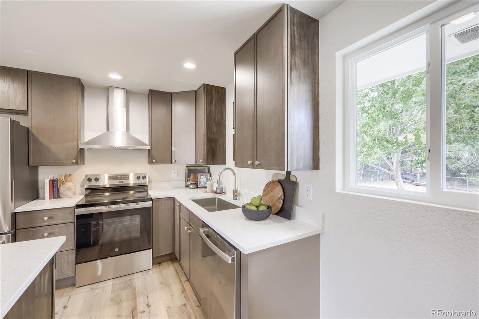 MLS Image #12 for 8641  jolene drive,denver, Colorado
