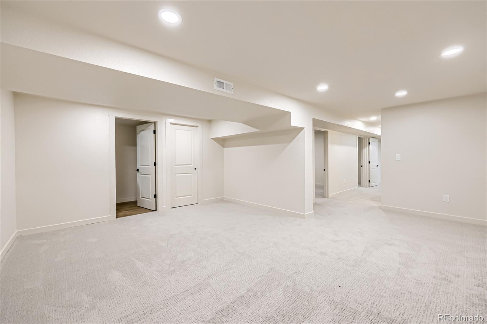 MLS Image #15 for 8641  jolene drive,denver, Colorado