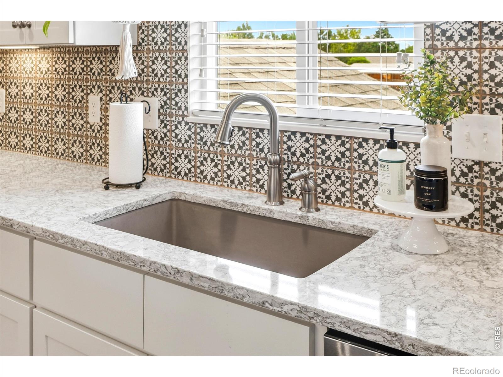 MLS Image #7 for 520  namaqua road,loveland, Colorado
