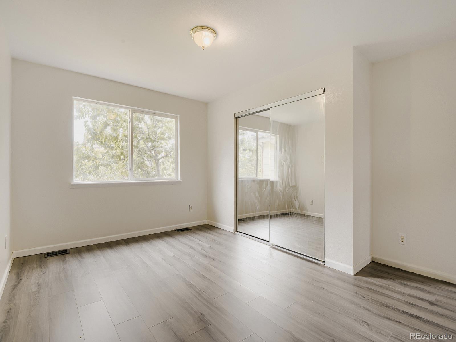 MLS Image #15 for 10805 e jewell avenue,aurora, Colorado
