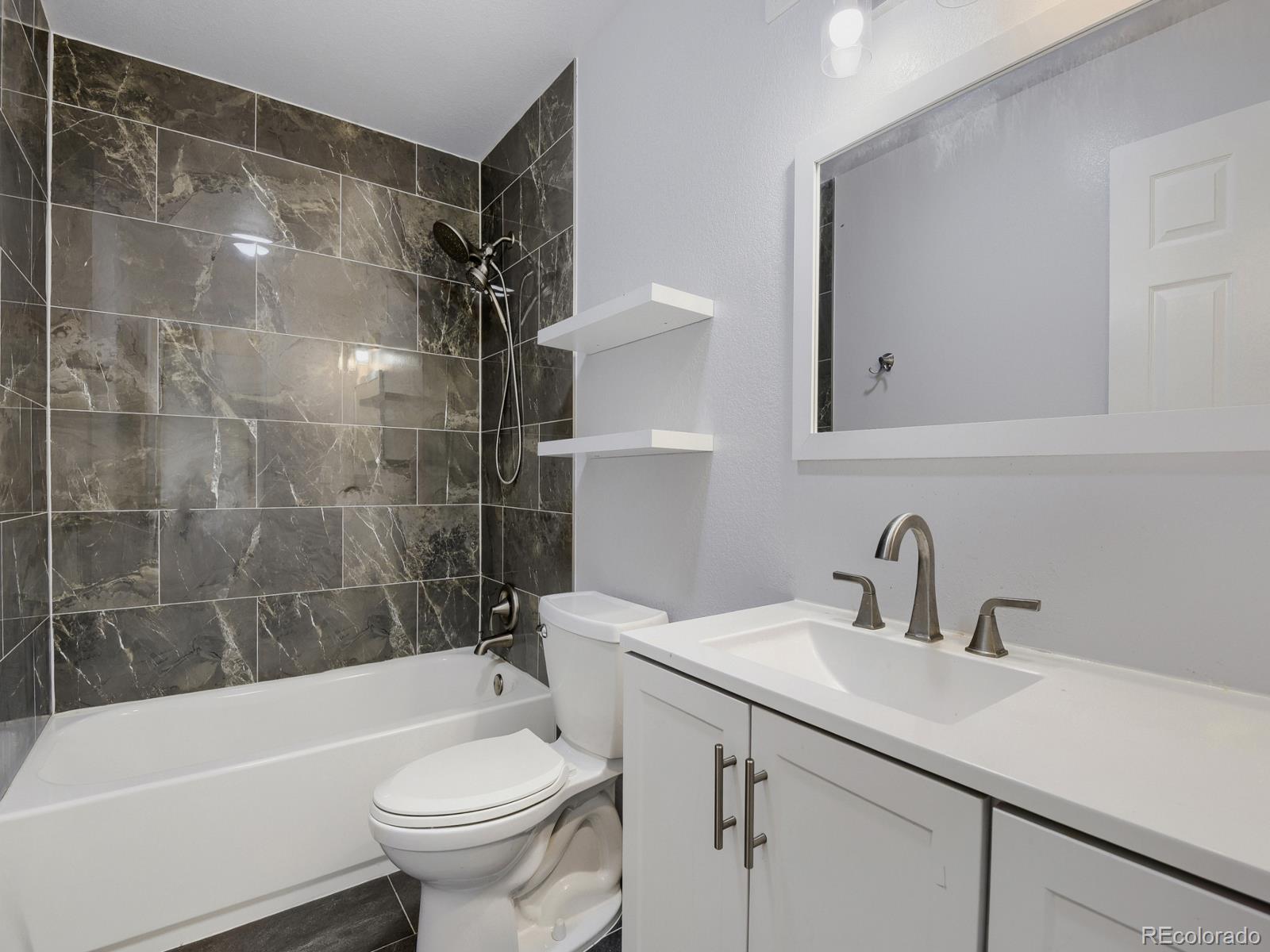 MLS Image #17 for 10805 e jewell avenue,aurora, Colorado