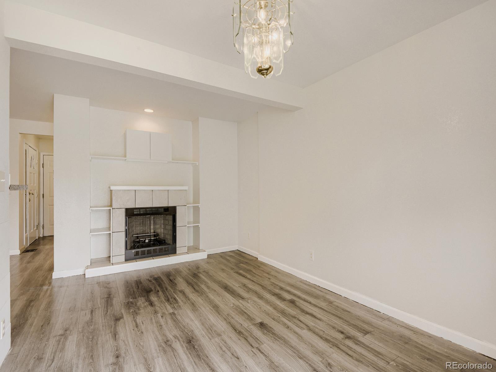 MLS Image #4 for 10805 e jewell avenue,aurora, Colorado