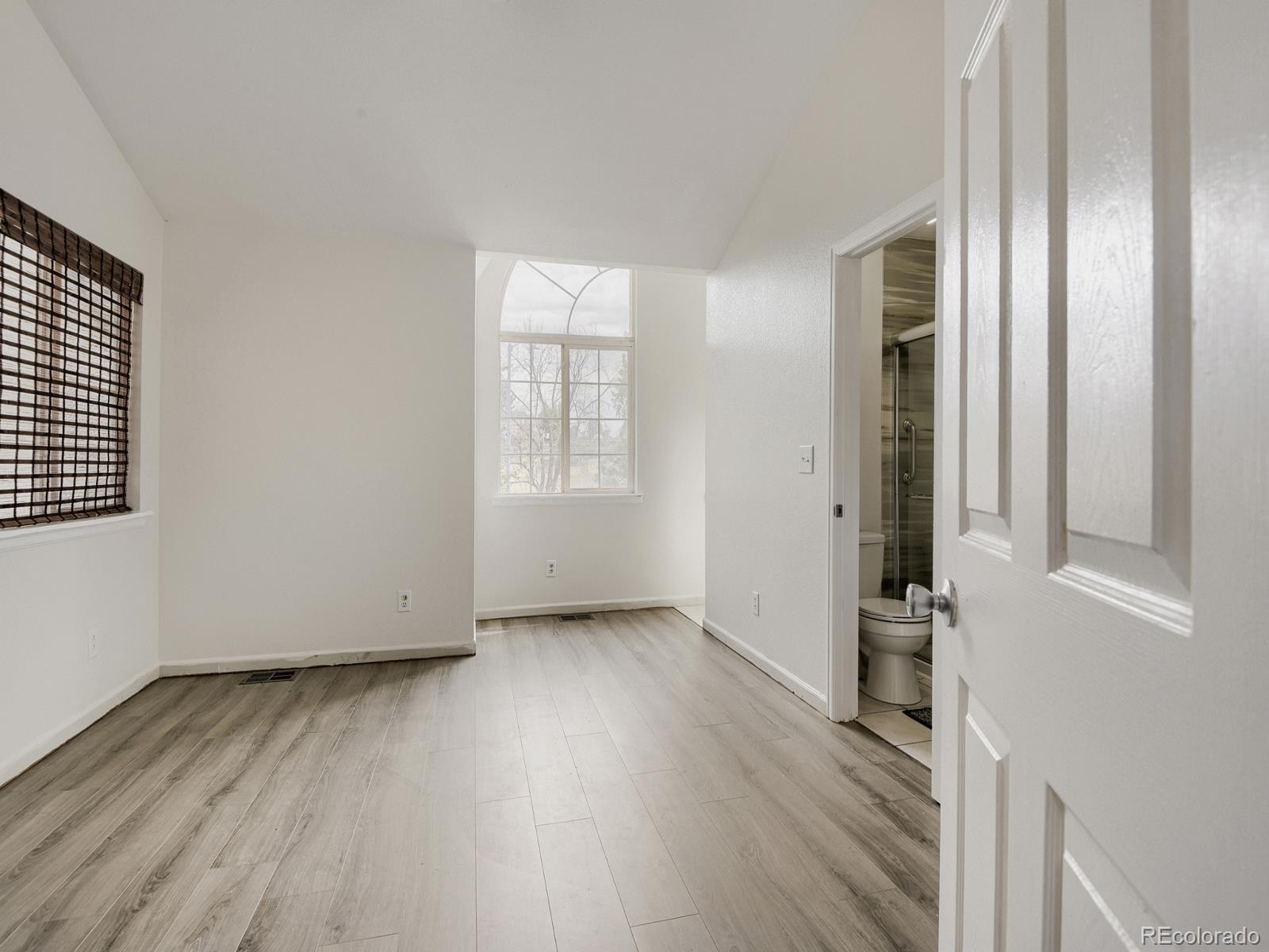MLS Image #9 for 10805 e jewell avenue,aurora, Colorado