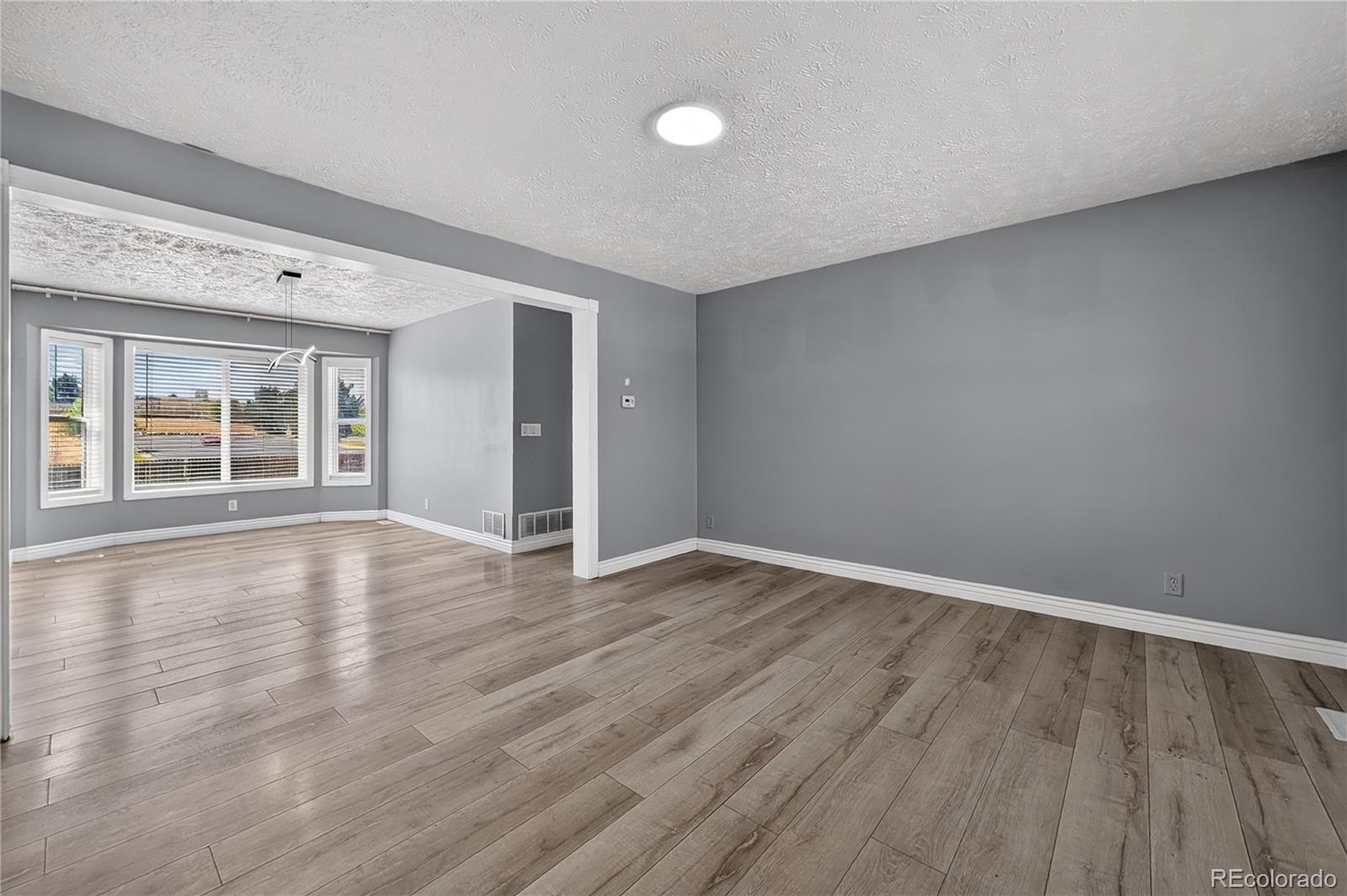 MLS Image #2 for 5881 s quatar circle,centennial, Colorado