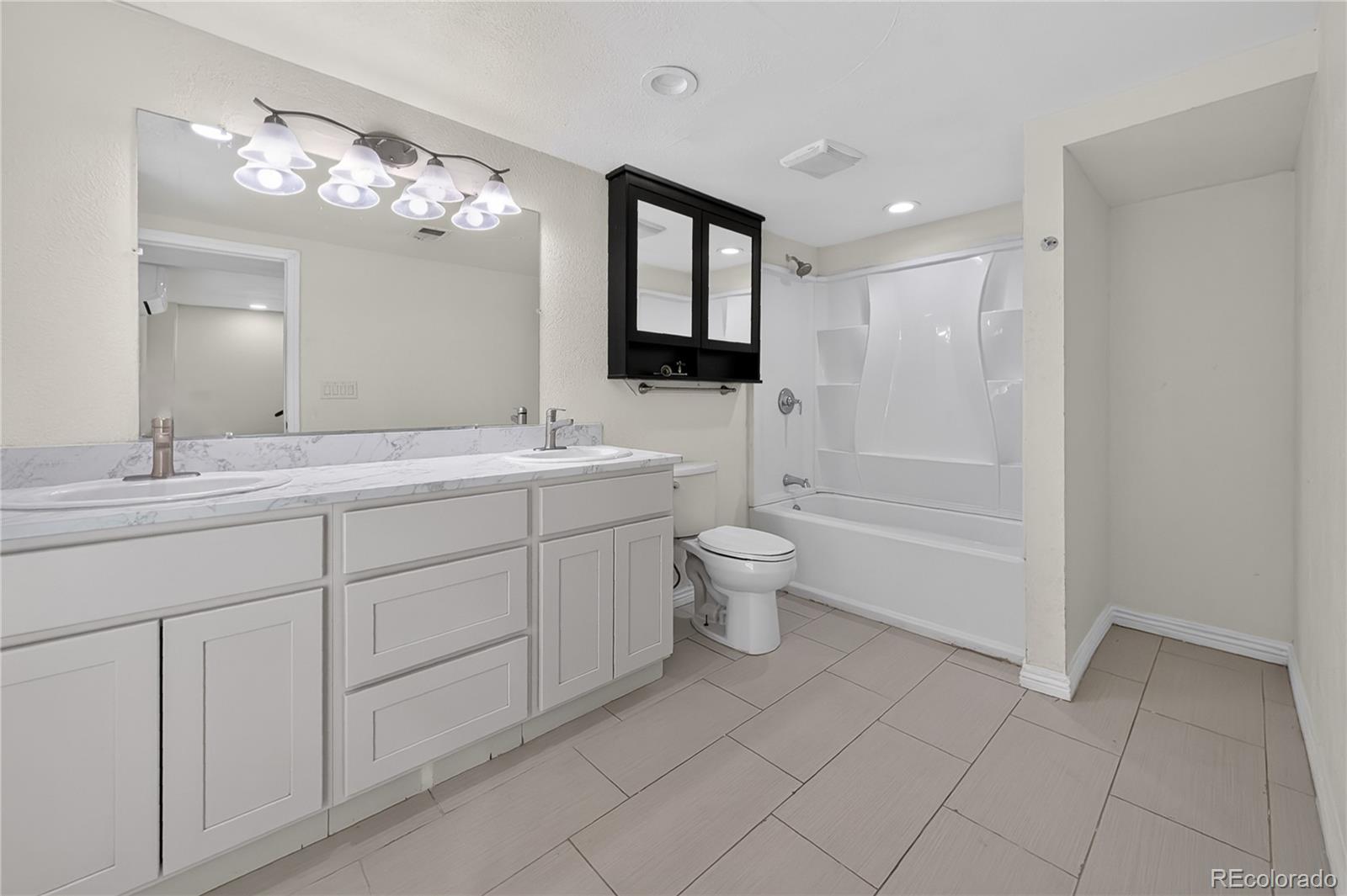 MLS Image #25 for 5881 s quatar circle,centennial, Colorado