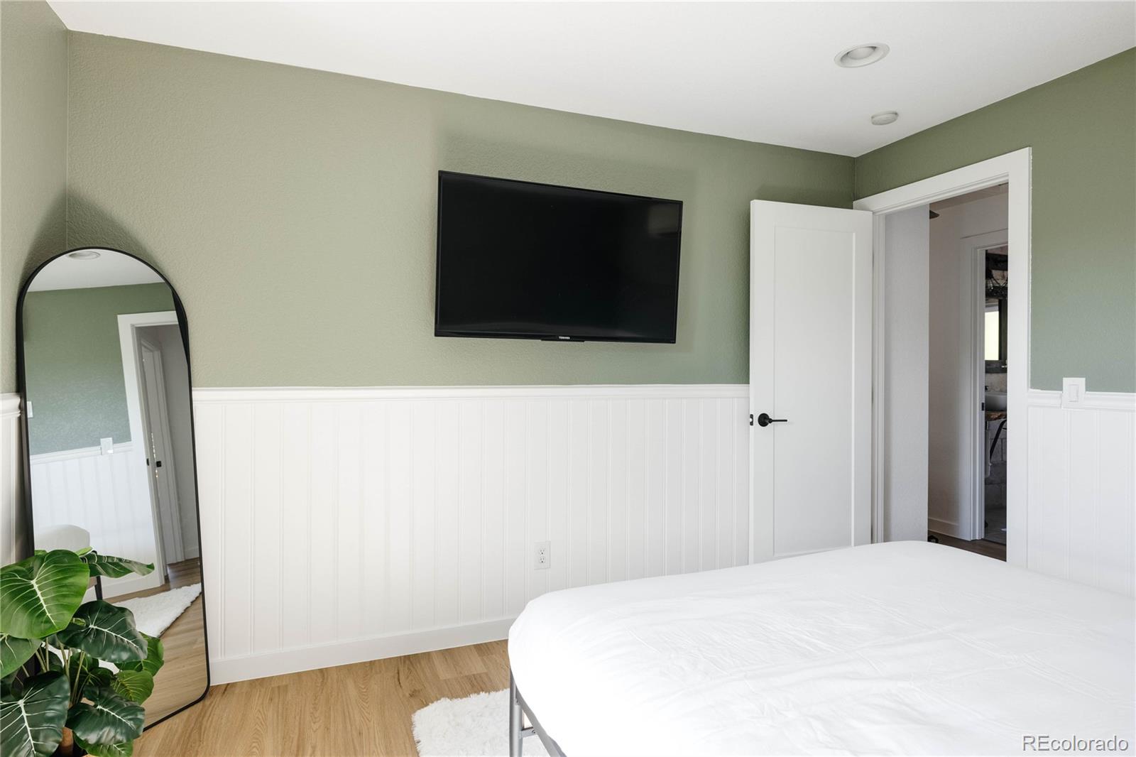 MLS Image #13 for 4321 e 109 avenue,denver, Colorado