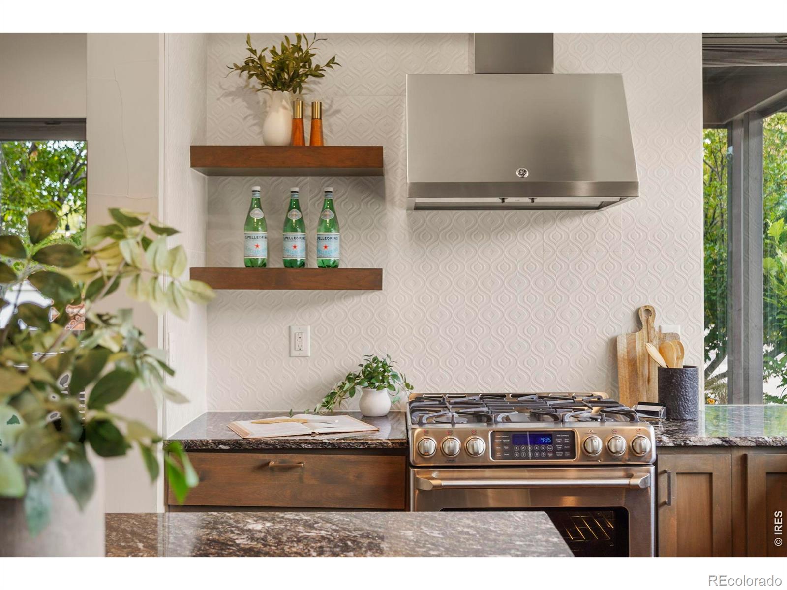 MLS Image #4 for 6797  larsh drive,denver, Colorado