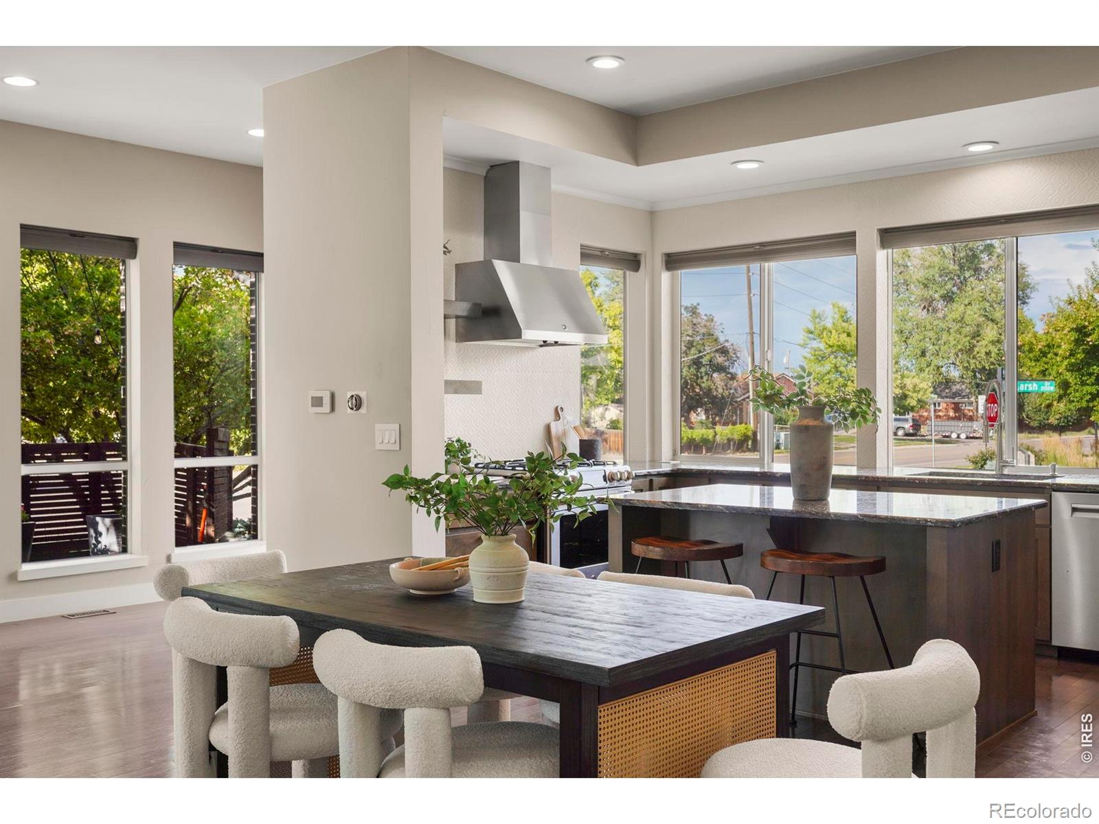 MLS Image #5 for 6797  larsh drive,denver, Colorado