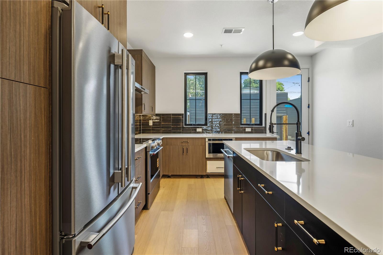 MLS Image #16 for 812  dahlia street,denver, Colorado