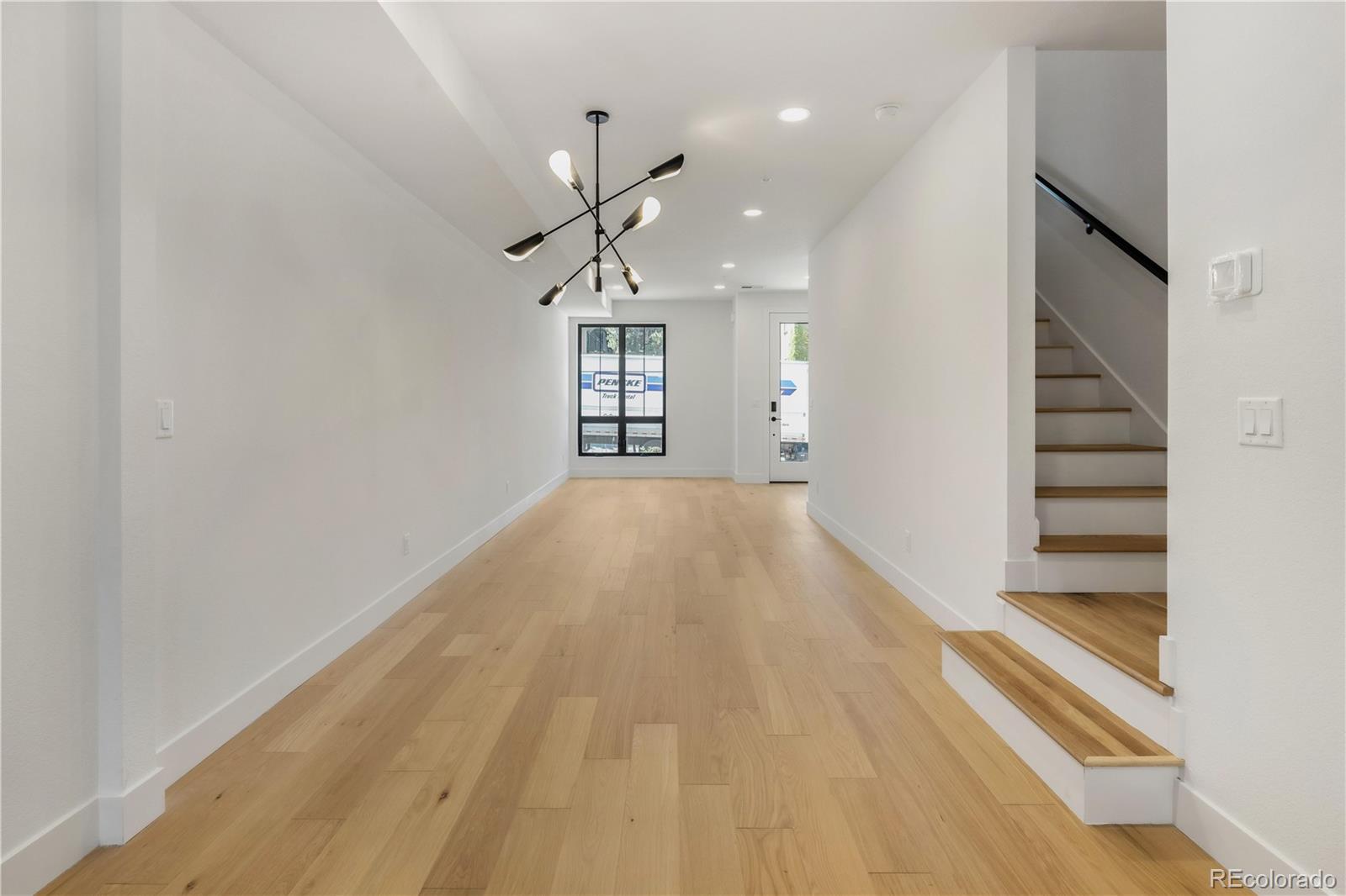 MLS Image #17 for 812  dahlia street,denver, Colorado