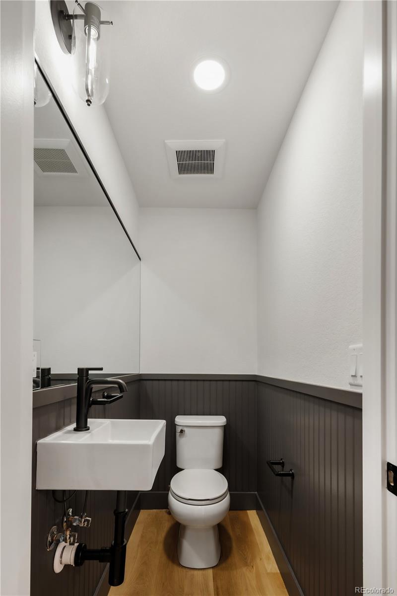 MLS Image #18 for 812  dahlia street,denver, Colorado