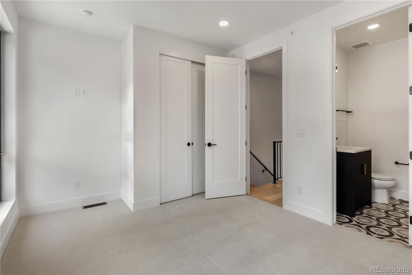 MLS Image #20 for 812  dahlia street,denver, Colorado