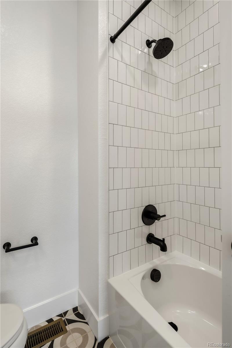 MLS Image #22 for 812  dahlia street,denver, Colorado