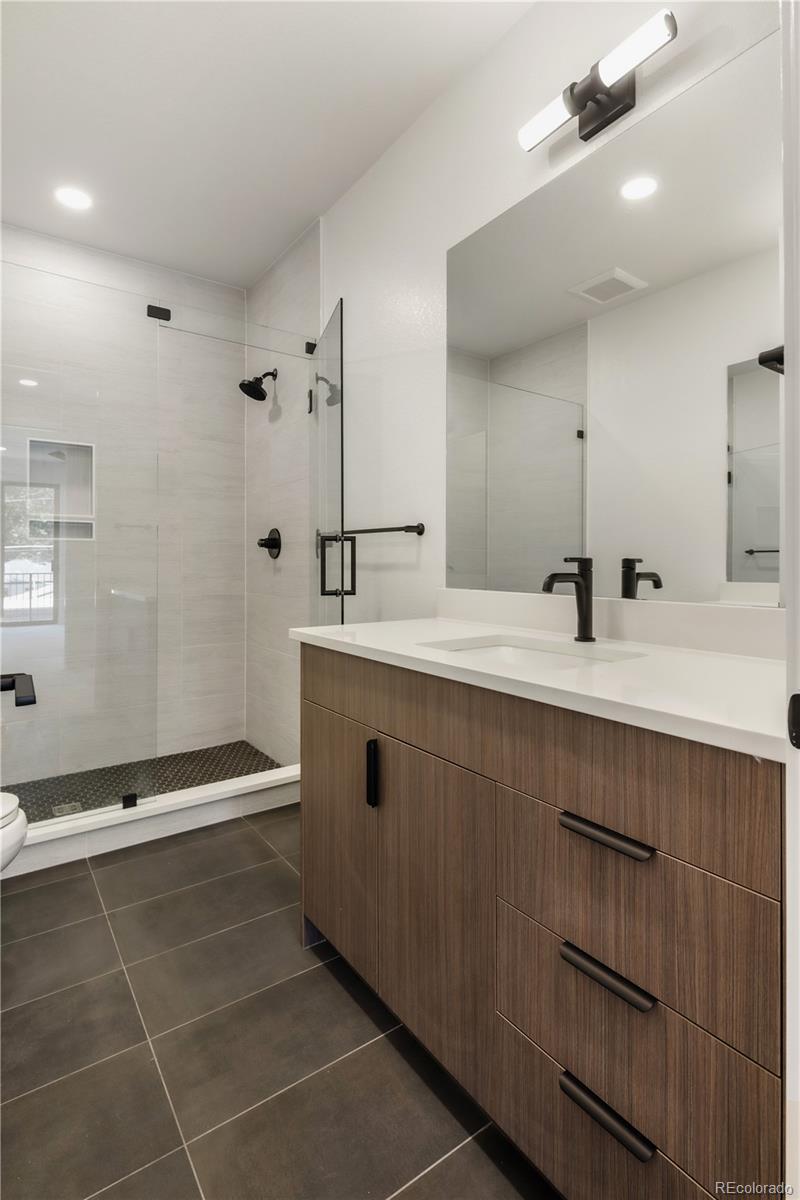 MLS Image #27 for 812  dahlia street,denver, Colorado
